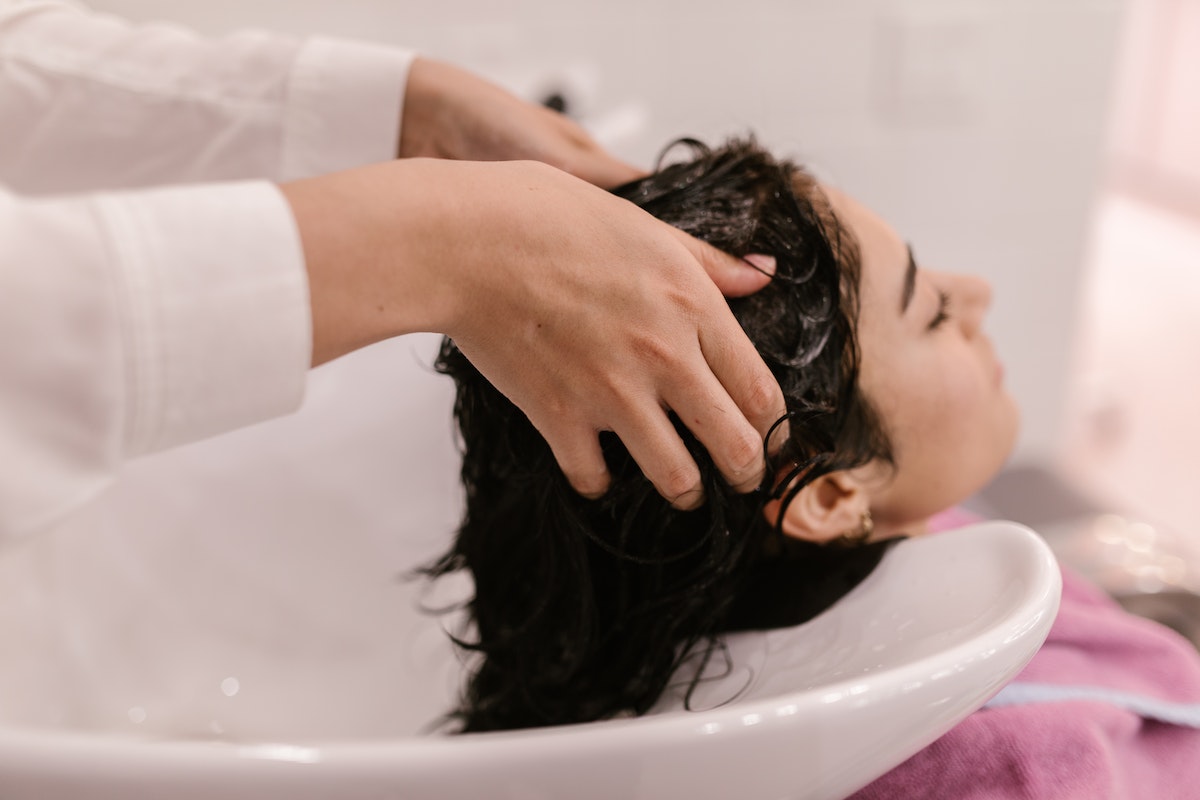 washing-hair-once-a-week-a-guide-ornatopia